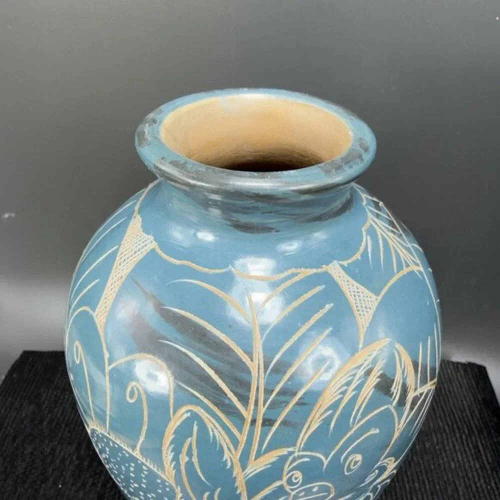Nicaragua Hand Made Etched Vase‎ Vessel Signed Luis Potosme Guicho Hand Crafted